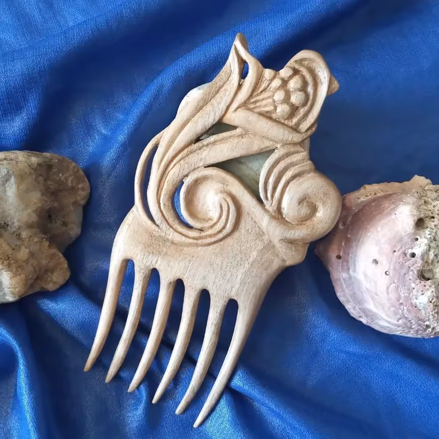 شانه ی موی چوب گردو 