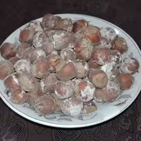 فندق برشته نمکی تَرَک خورده 1400 (500 گرمی)
