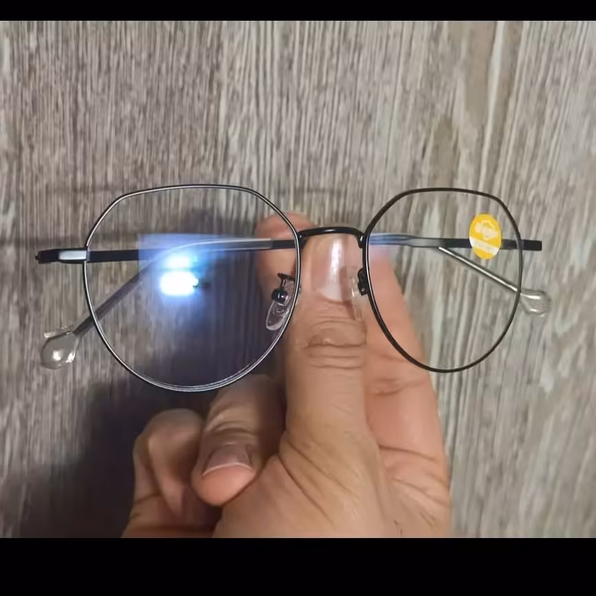 عینک طبی اسپرت فلزی جند ضلعی با  عدسی فتو آنتی رفلکس نمره دار اختصاصی 