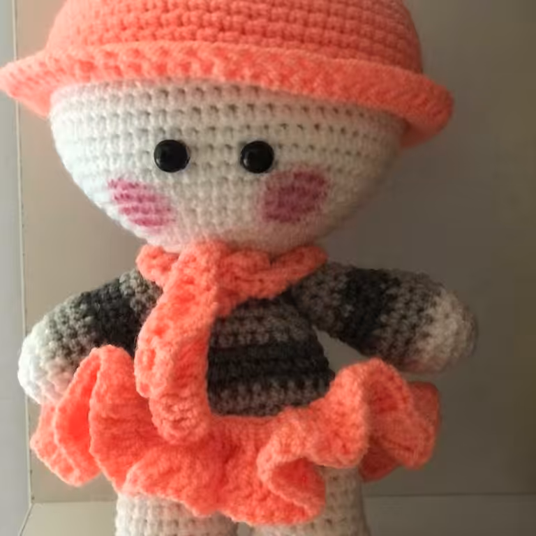 عروسک بافتنی دختر دامن چین چینی