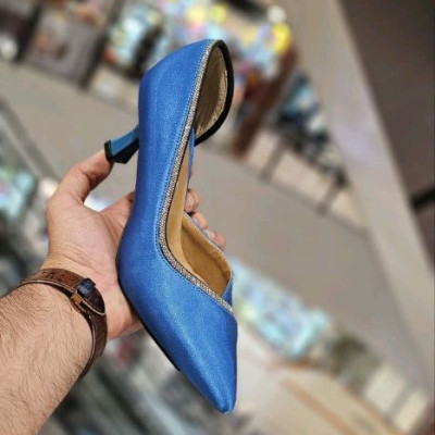 کفش پاشنه دار