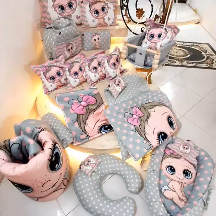 ست نوزادی و کودک و نوجوان. کیف نوزاد پرده .تاب ست کامل روتختی نوجوان ست دم دستی تشک گارد دار بالشت طرح ابر کوسن 