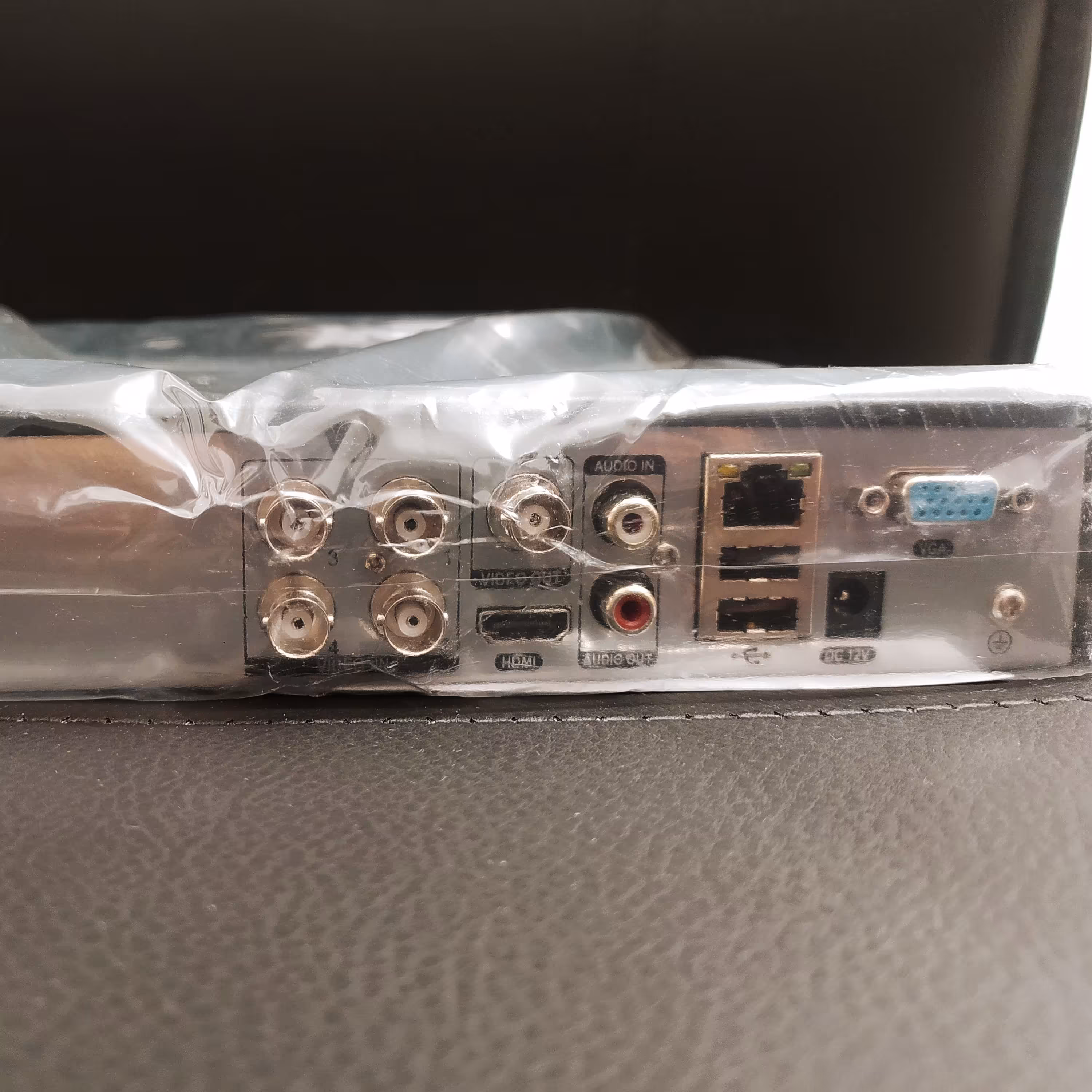 Uvra04emb-d74g-d برایتون 4 کانال