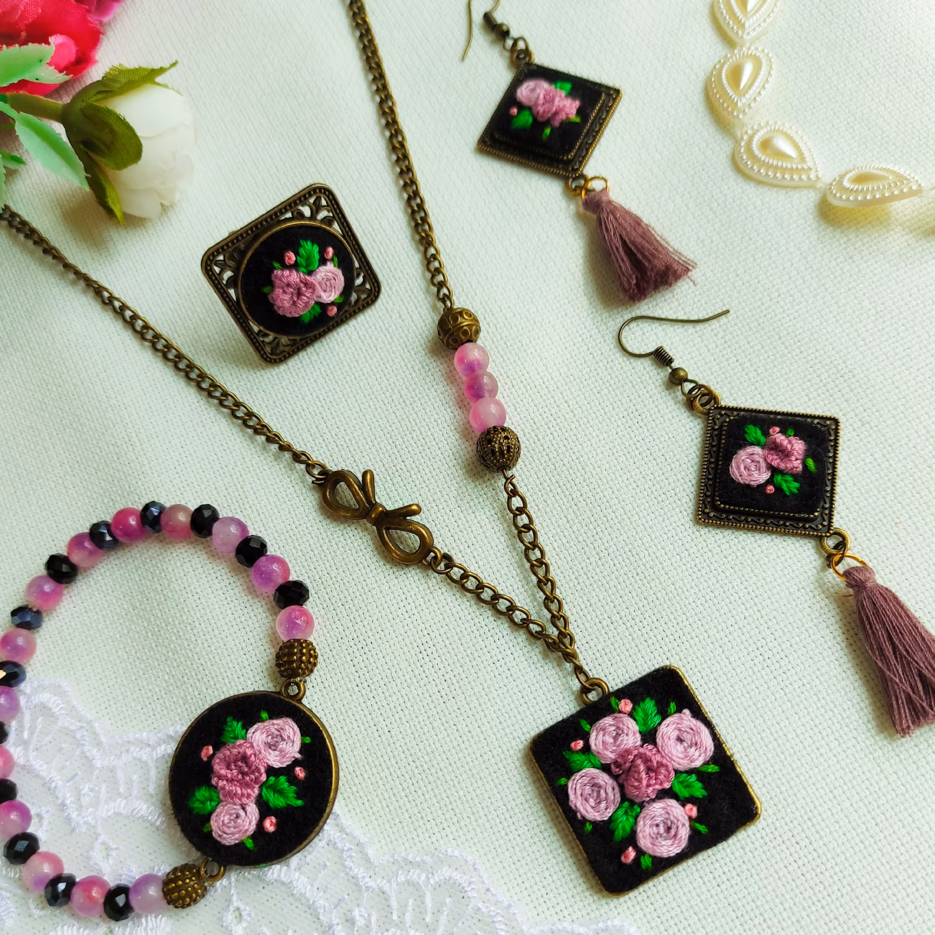 ست کامل زیور آلات گلدوزی -سوزن دوزی شده