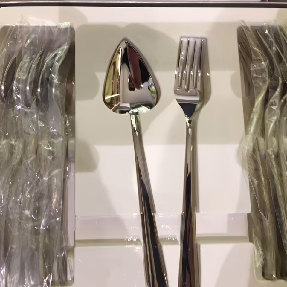 ست قاشق چنگال قلبی  وارداتی کیفیت عالی هزینه ارسال به عهده مشتری وپسکرایه