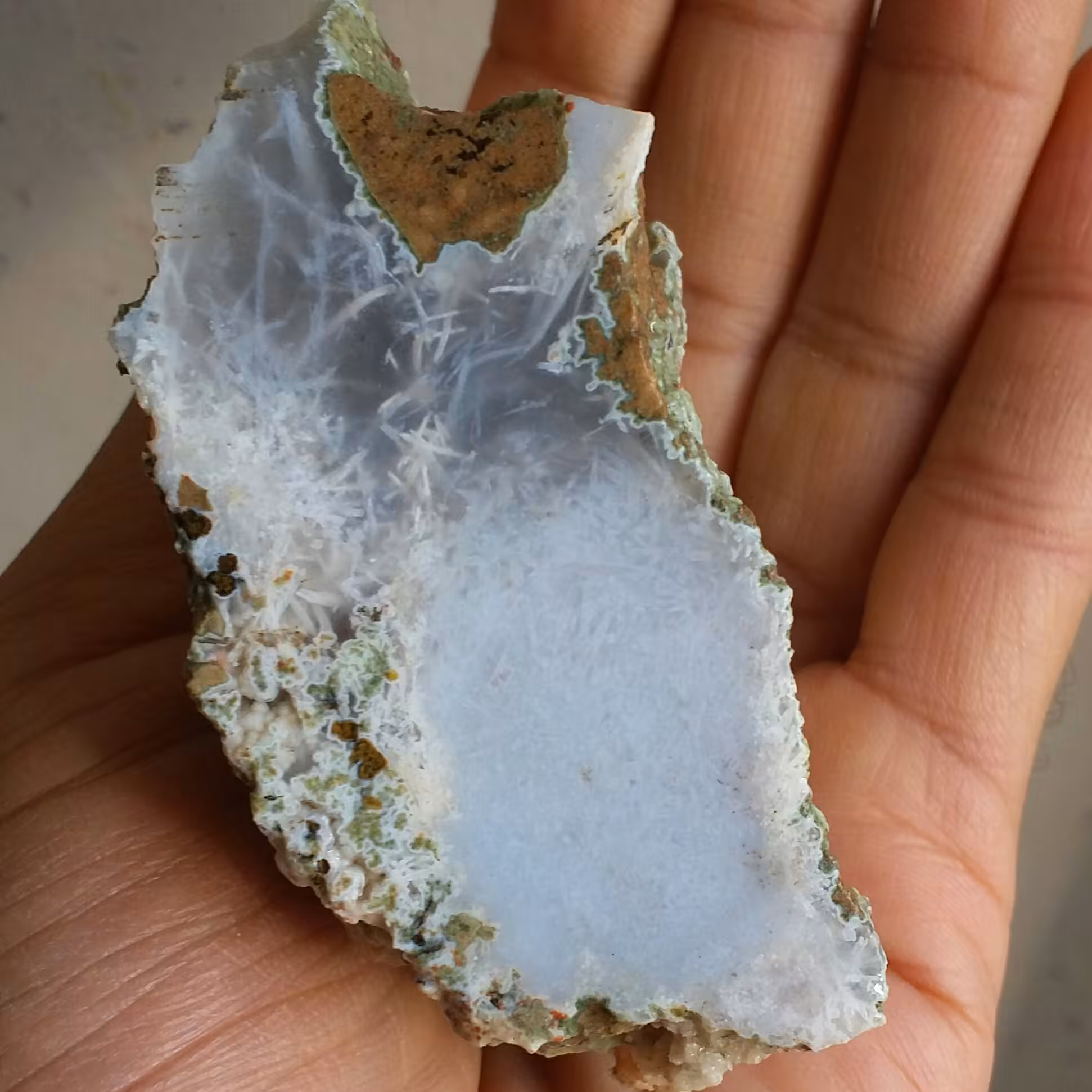 اسلایس سنگ راف عقیق رتایلی محشر دیدنی کاملا طبیعی شاهکار خلقت
با قابلیت ساخت چند نگین و چند اسلایس محشر