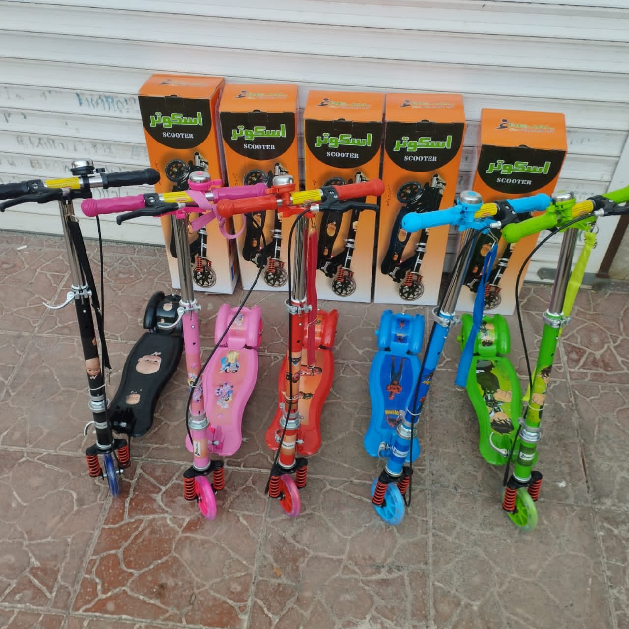 اسکوتر فلزی سه چرخ رجال تاشو چرخ ژله ای  ترمز دار 
