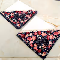 دستمال  نمگیر دور دوزی سرمه ای رُز  در ابعاد 48 ×48