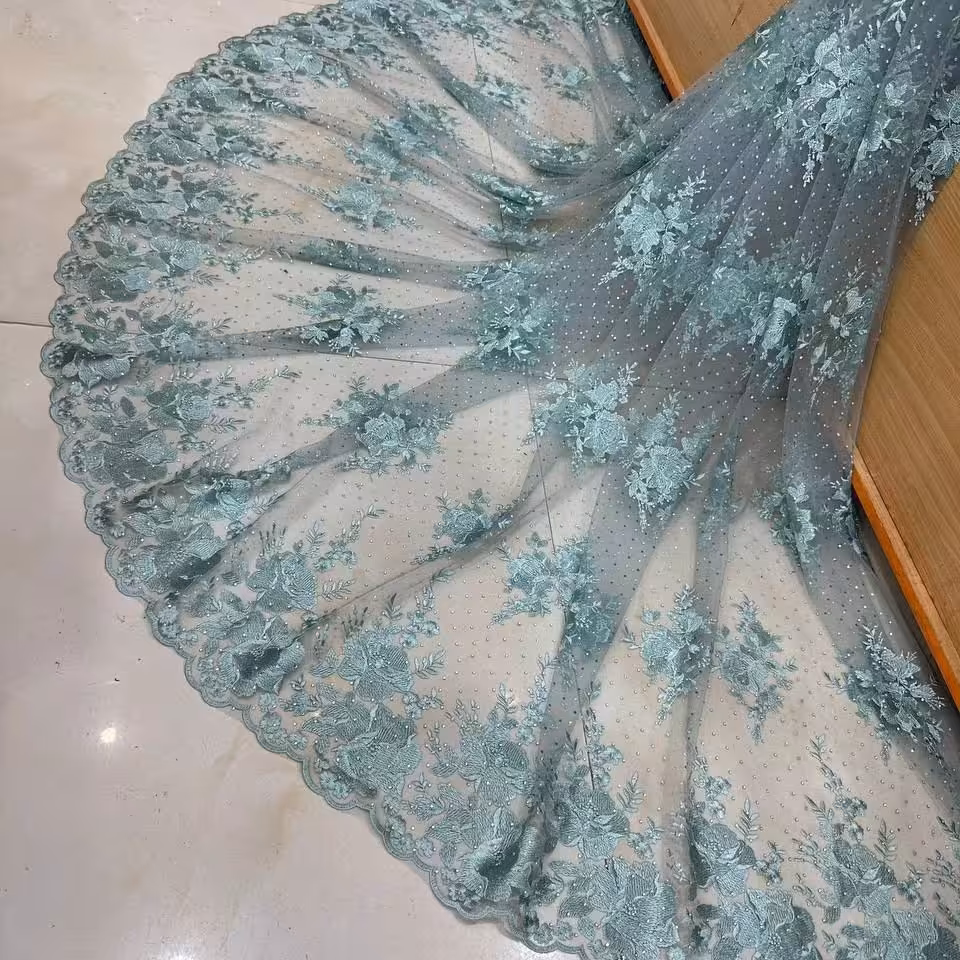 پارچه دانتل ابریشم دوزی و تزیین سنگ دی ام سی