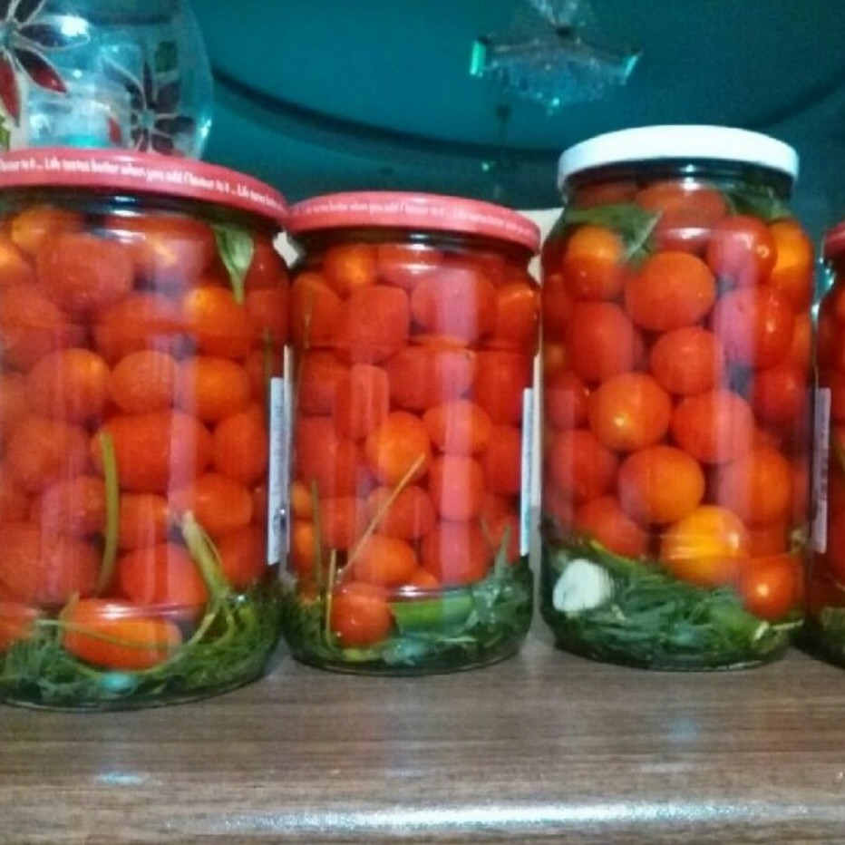 ترشی گوجه فرنگی نقلی گیلان یک کیلویی گیلان.رشت