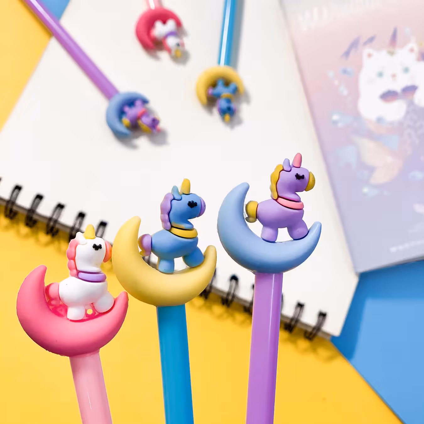 روان نویس طرح یونیکورن و ماه