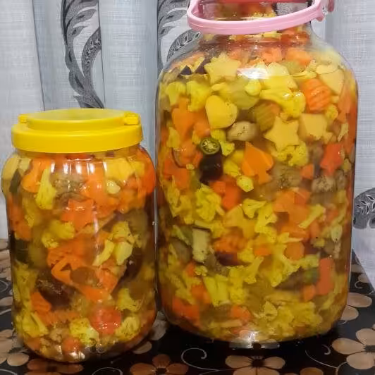 ترشی شور بوشهری ظرف یک کیلویی