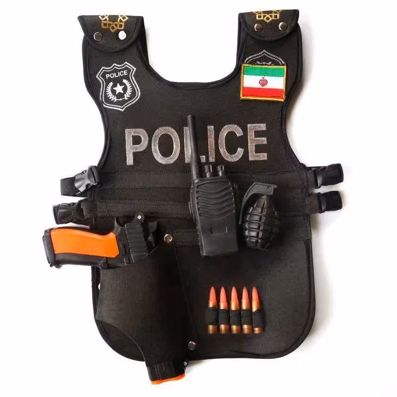 
جلیقه پلیس به همراه کلت و بیسیم و نارنجک 
