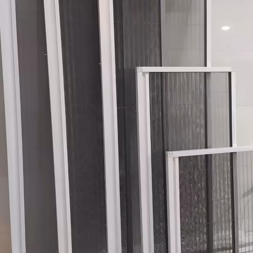 توری های پلیسه کشویی متری 1100000 (پس کرایه)