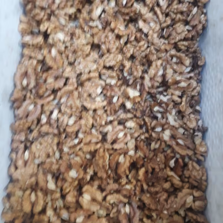 گردو ایرانی  پوست کنده درجه یک اعلا به قیمت عمده