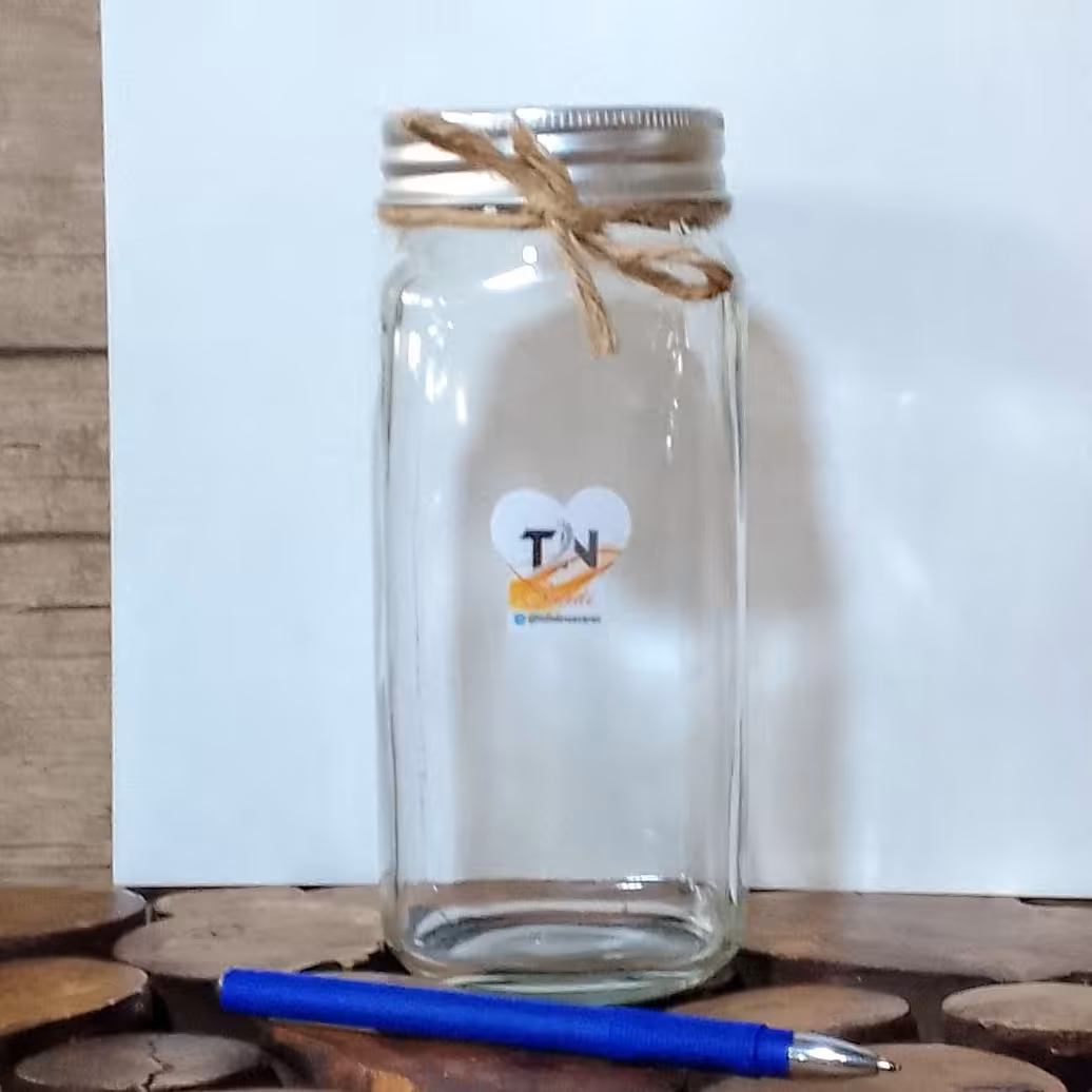 شیشه جار صنایع غذایی سایز 2 ارتفاع 18 سانت و قطر 7 سانت با درب کانتینری آب بند تهیه و تولید شده از بهترین مواد بلور سازی