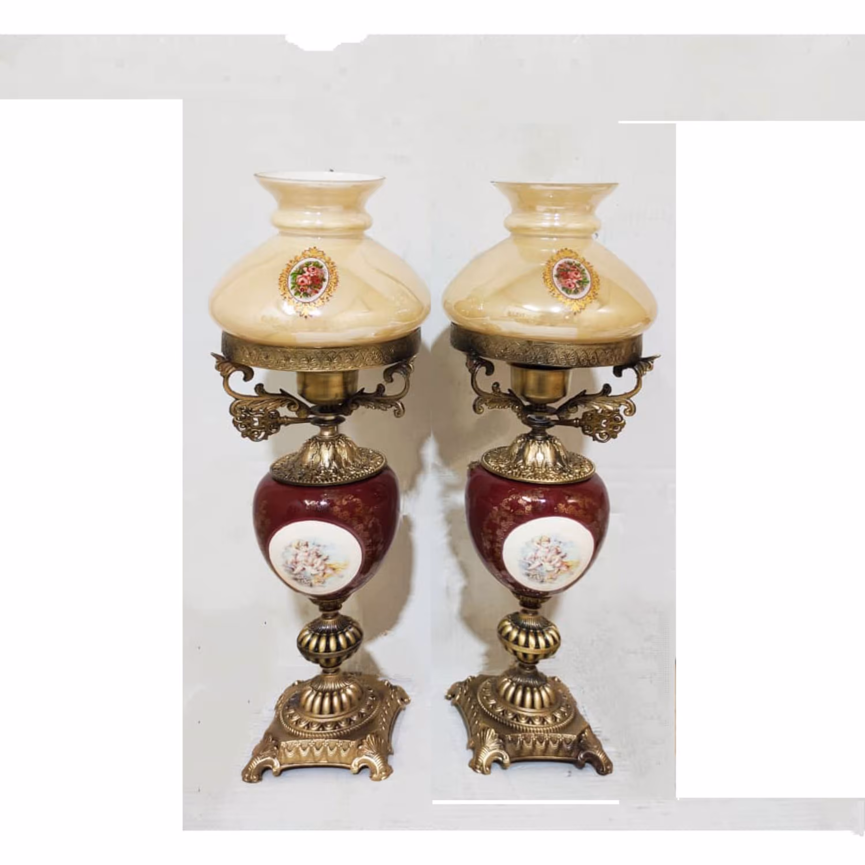 شمعدان پایه برنجی  ارتفاع 52 سانتی متر 