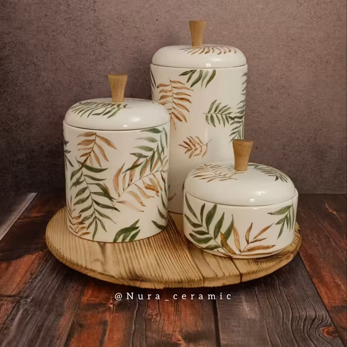 بانکه سرامیکی دست ساز طرح سرخس دستگیره چوبی (پس کرایه)