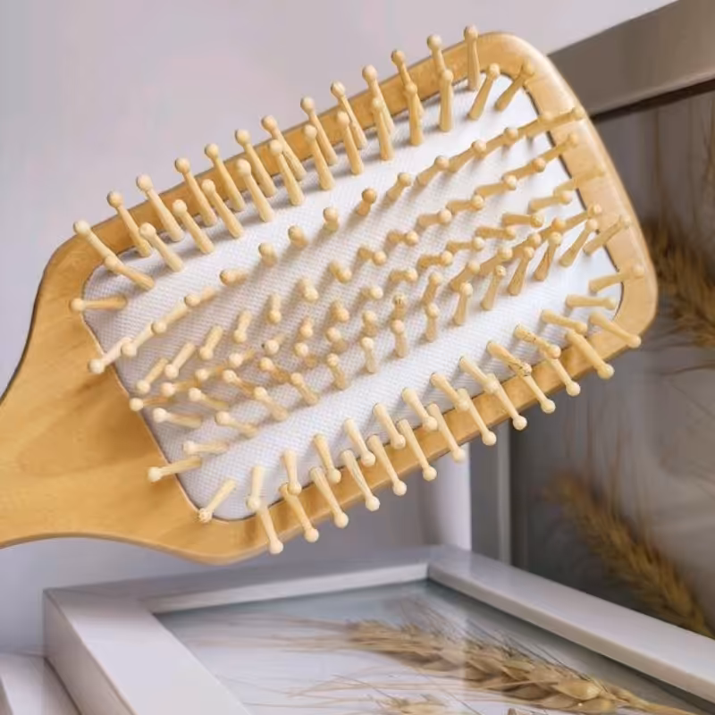 شانه چوبی بزرگ مربعی ( ضدموخوره.یک برس کاملا چوبی .اصل)