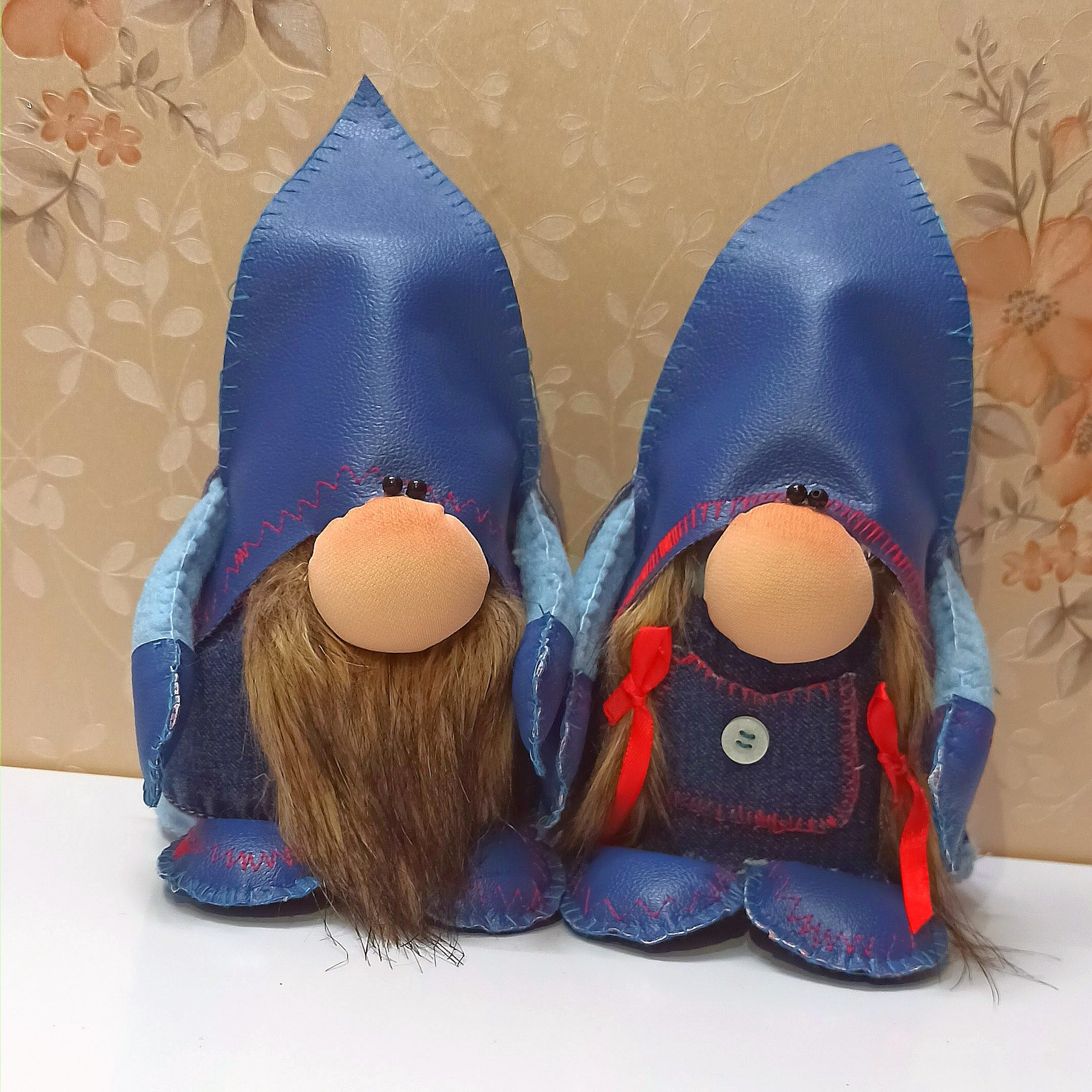 عروسک نمدی