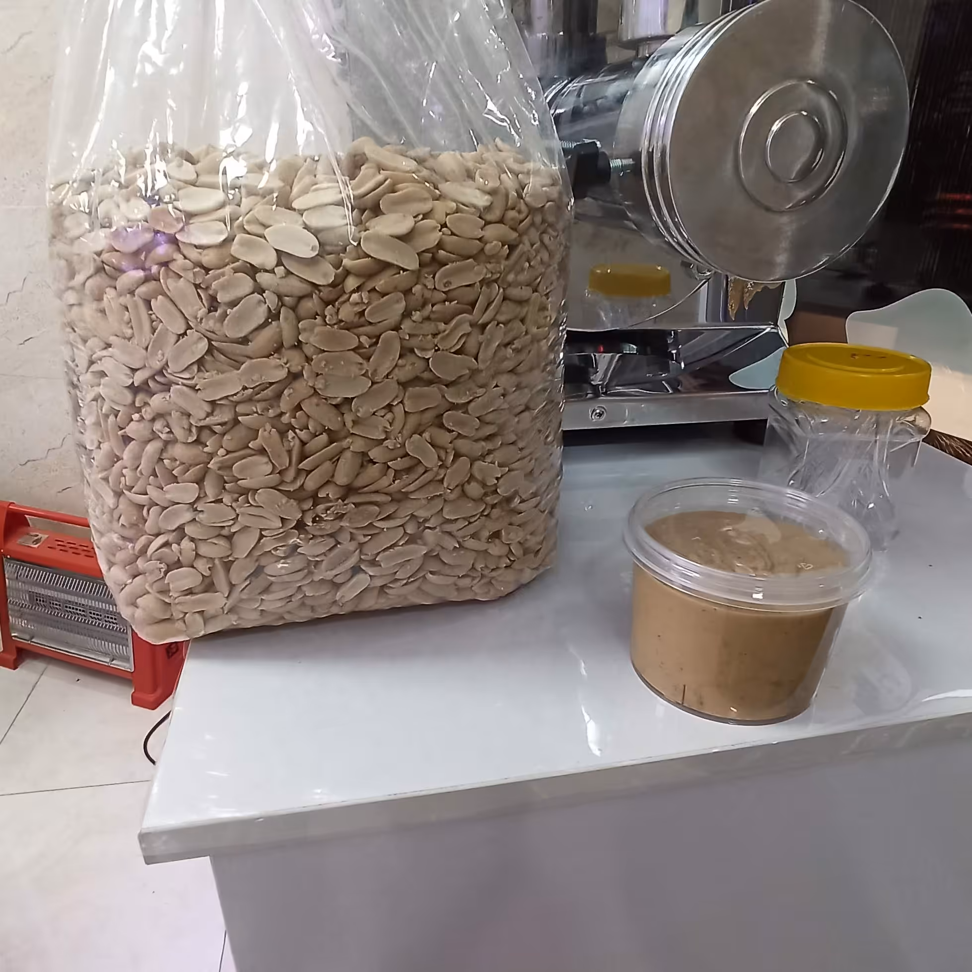 کره بادام زمینی (500گرمی)و وزن های مختلف موجود است