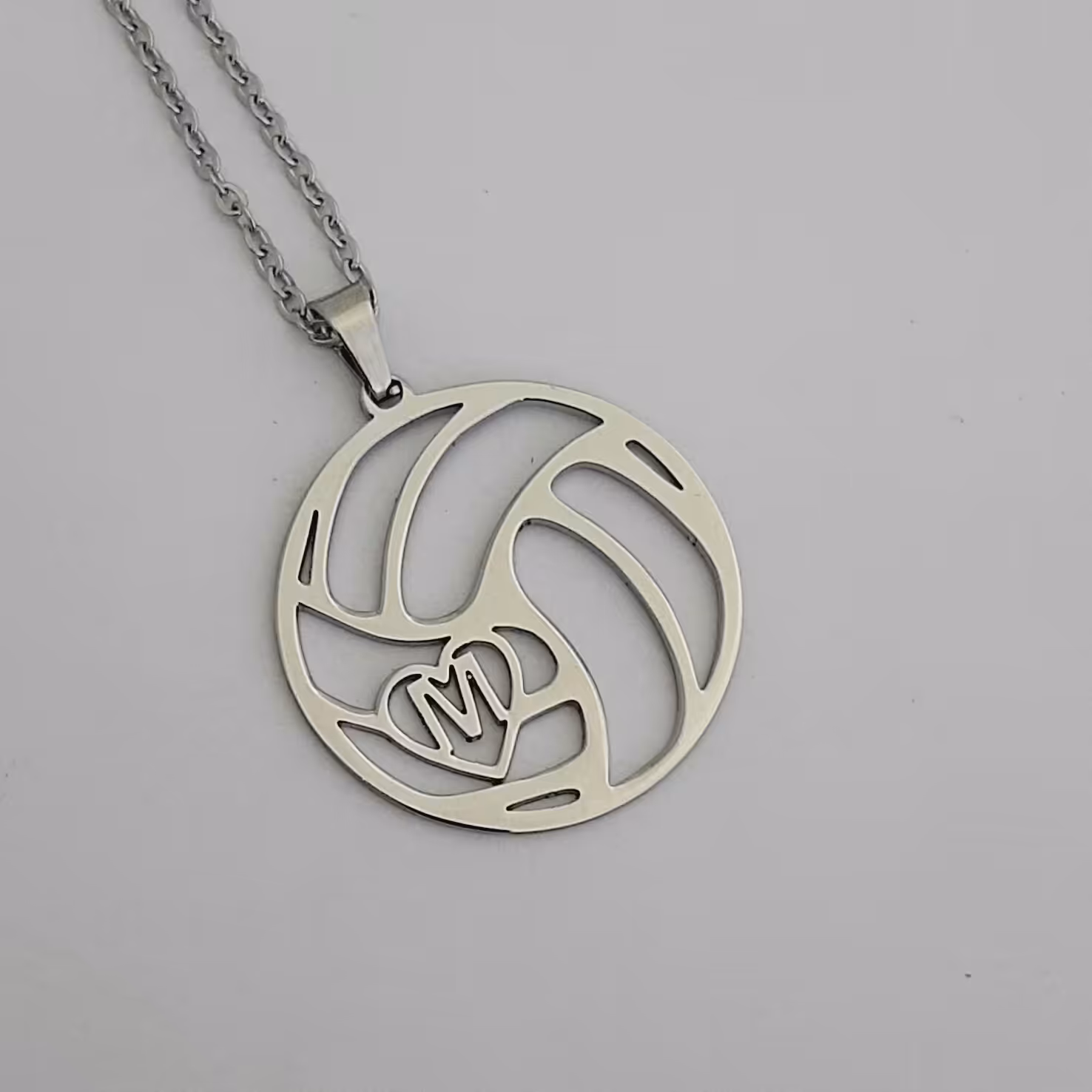 گردنبند توپ والیبال با حروف دلخواه