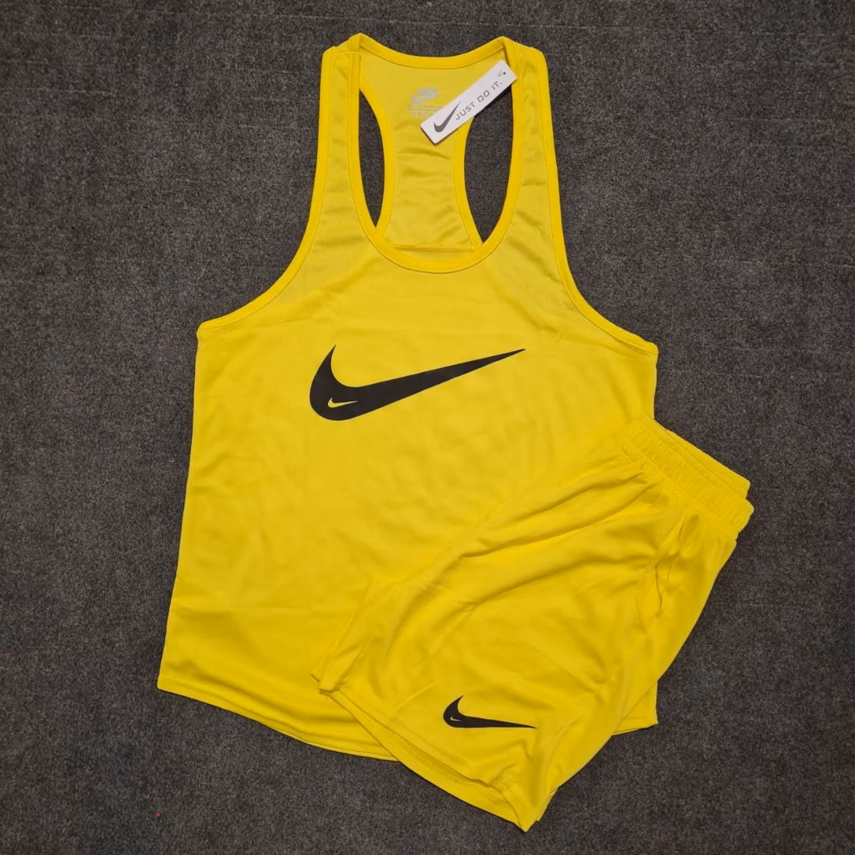 ست ورزشی و بدنسازی نایک 