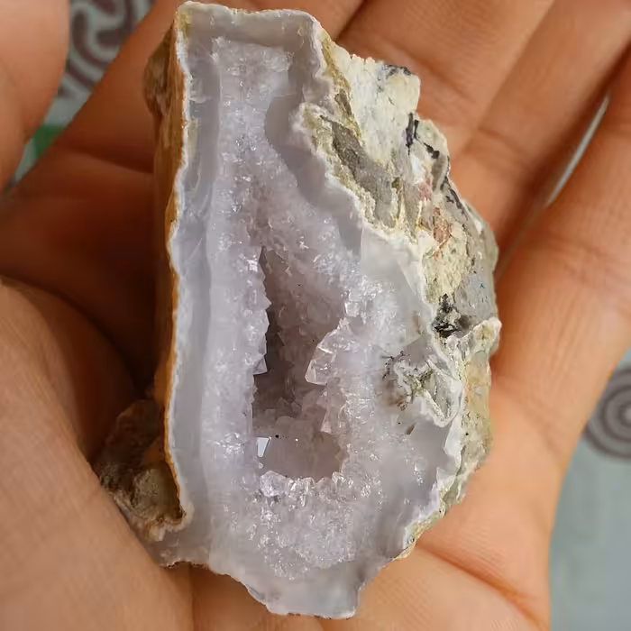 سنگ راف آمتیس پر بلور بسیار زیبا دیدنی کاملا طبیعی شاهکارر خلقت خااااص و بی نظیر