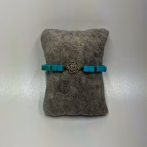 دستبند فیروزه مکعبی سنتتیک وزن 11 گرم اندازه 37 سانتیمتر 