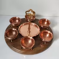 ظروف هفت سین مسی سه پایه برنجی همراه استند چوبی نانو شده
