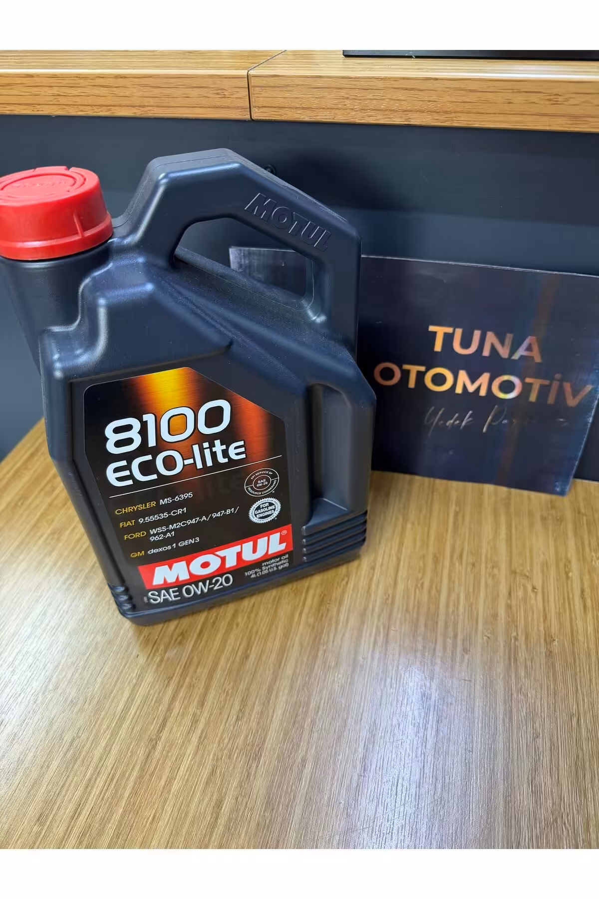 روغن و مکمل موتور 8100 ECO تمیز 0W 20 Motul