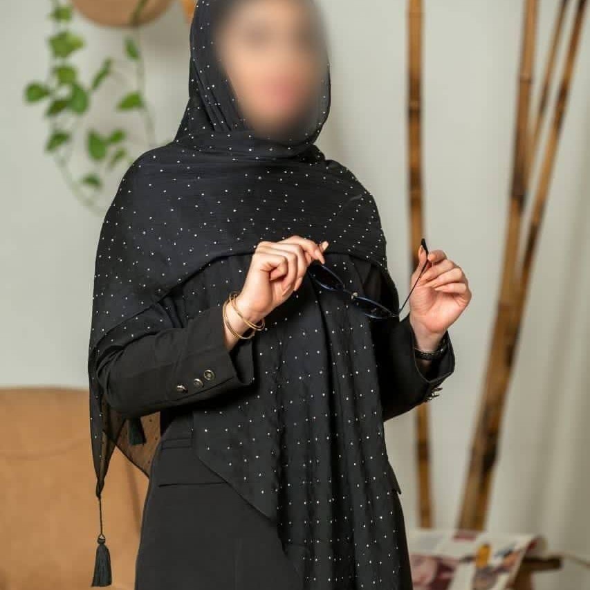 روسری نخ اسلپ نگینی منگوله دار دور چرخدوز قواره 135 کیفیت عالی سبک و خنک شیک و زیبا مناسب محرم