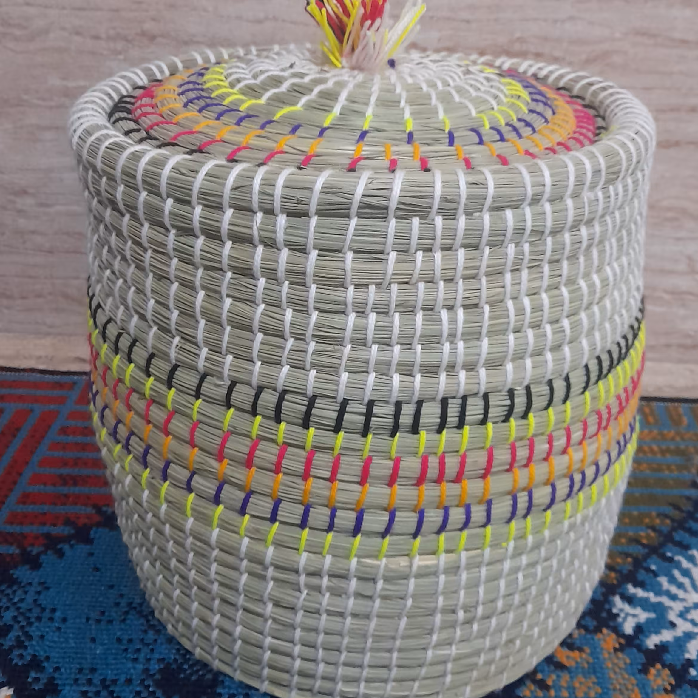 استوانه ی جا برنجی مناسب برای جای غلات و حبوبات