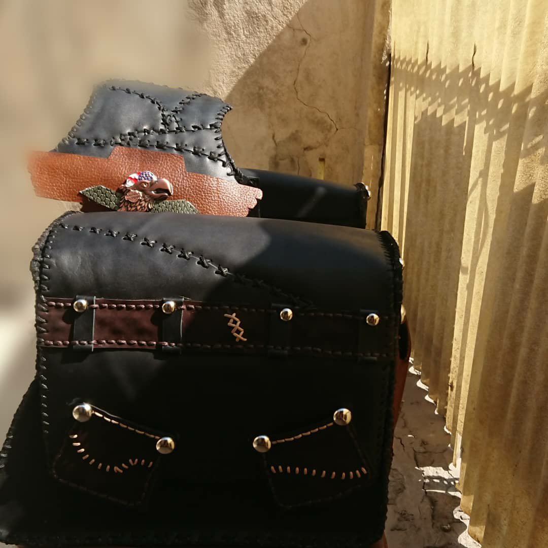 کیف سایز بزرگ دوطرفه موتور سیکلت تمام چرم طبیعی گاوی و کاملا انحصاری و دستدوز 