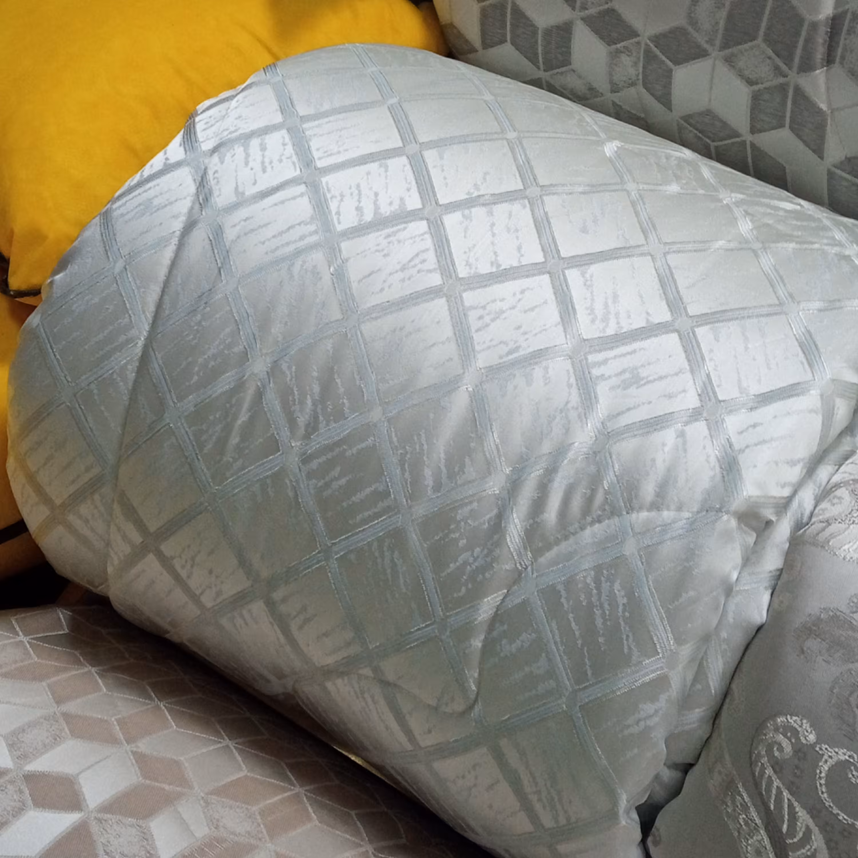 روتختی دونفره 10 تیکه جنس ژاکارد کریستالی طرح جدید شب عید رنگ نقره ای داماس