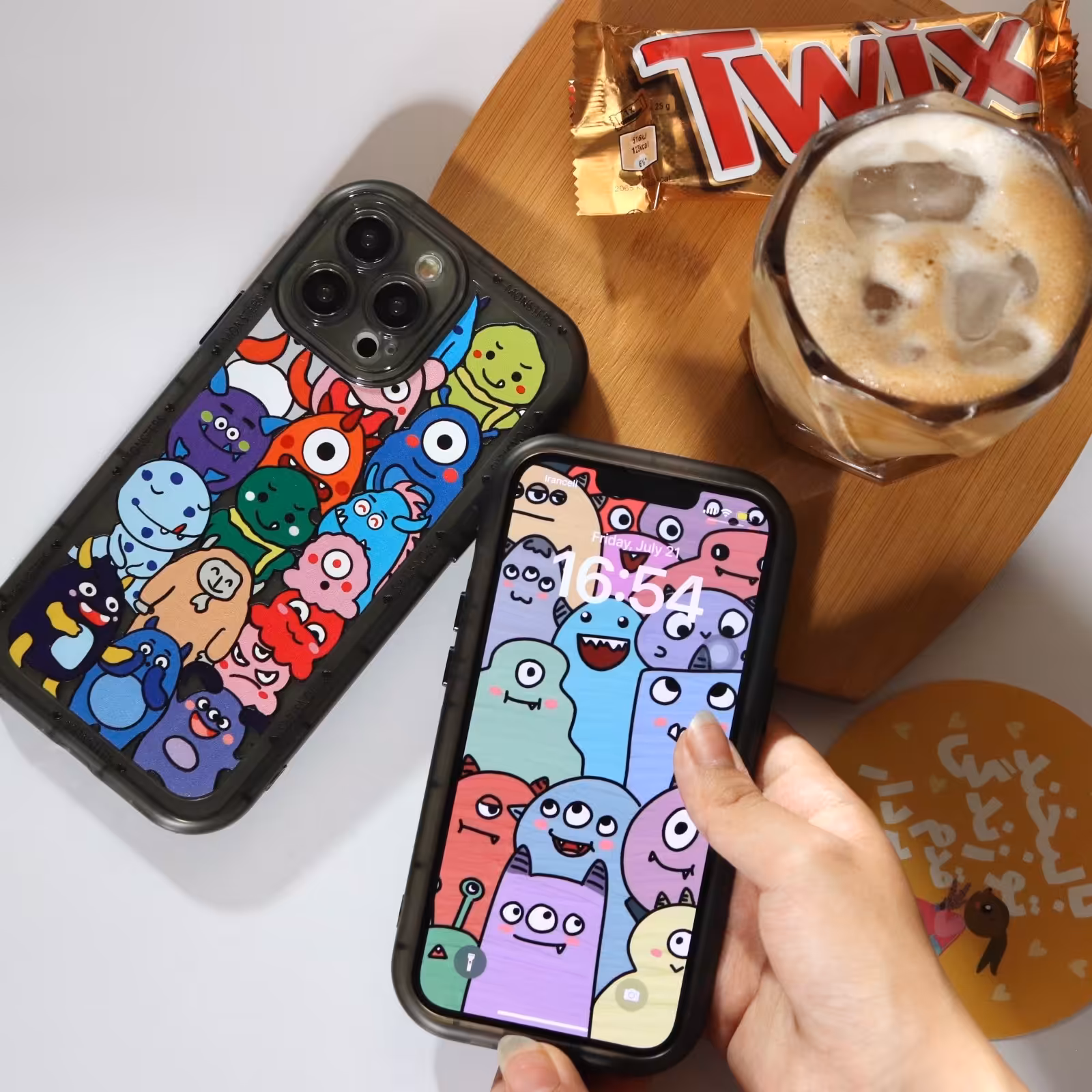 قاب گوشی آیفون هیولاهای کارتونی محافظ لنز دار
