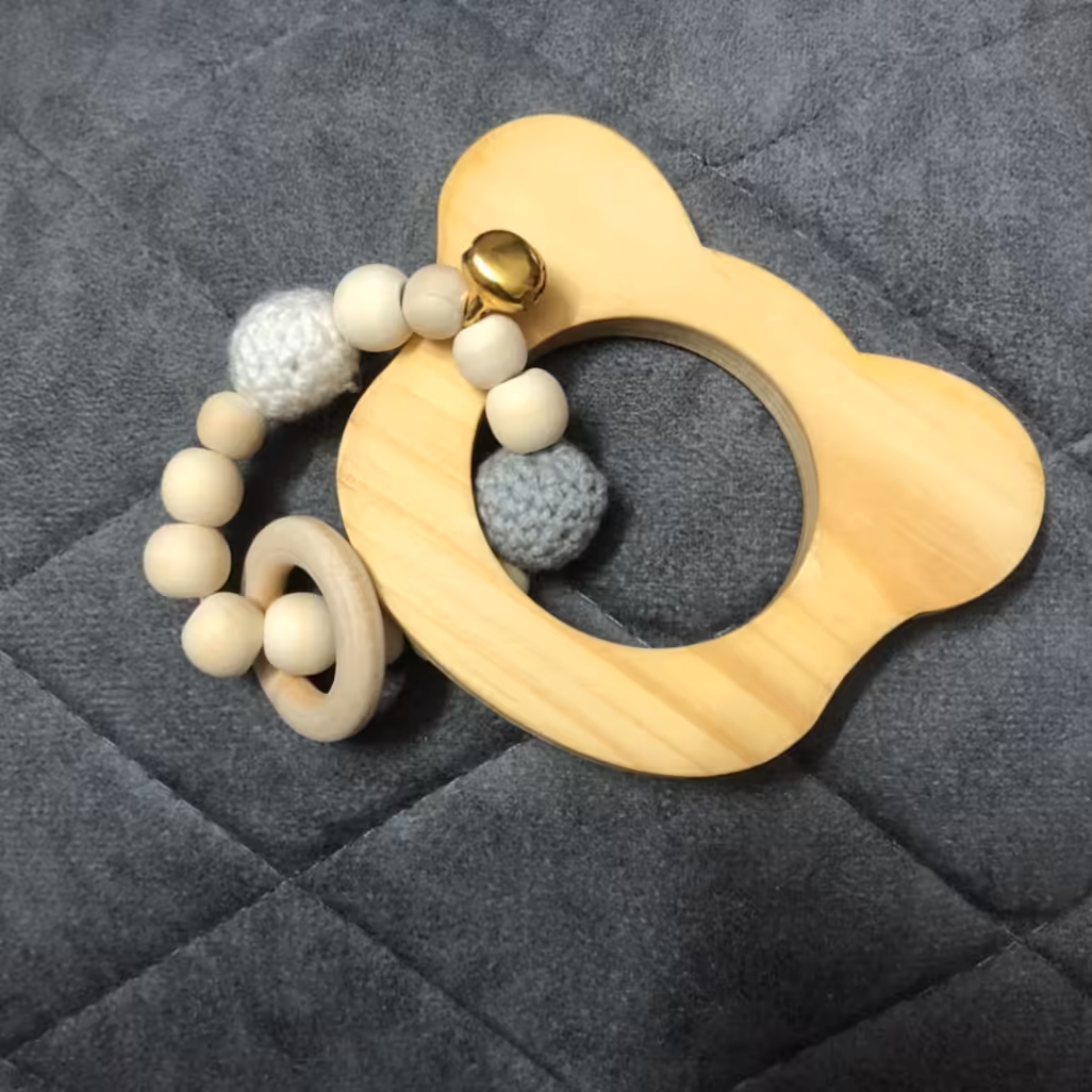 جغجغه و دندانگیر چوبی صیقلی قابل شستشو با زنگوله