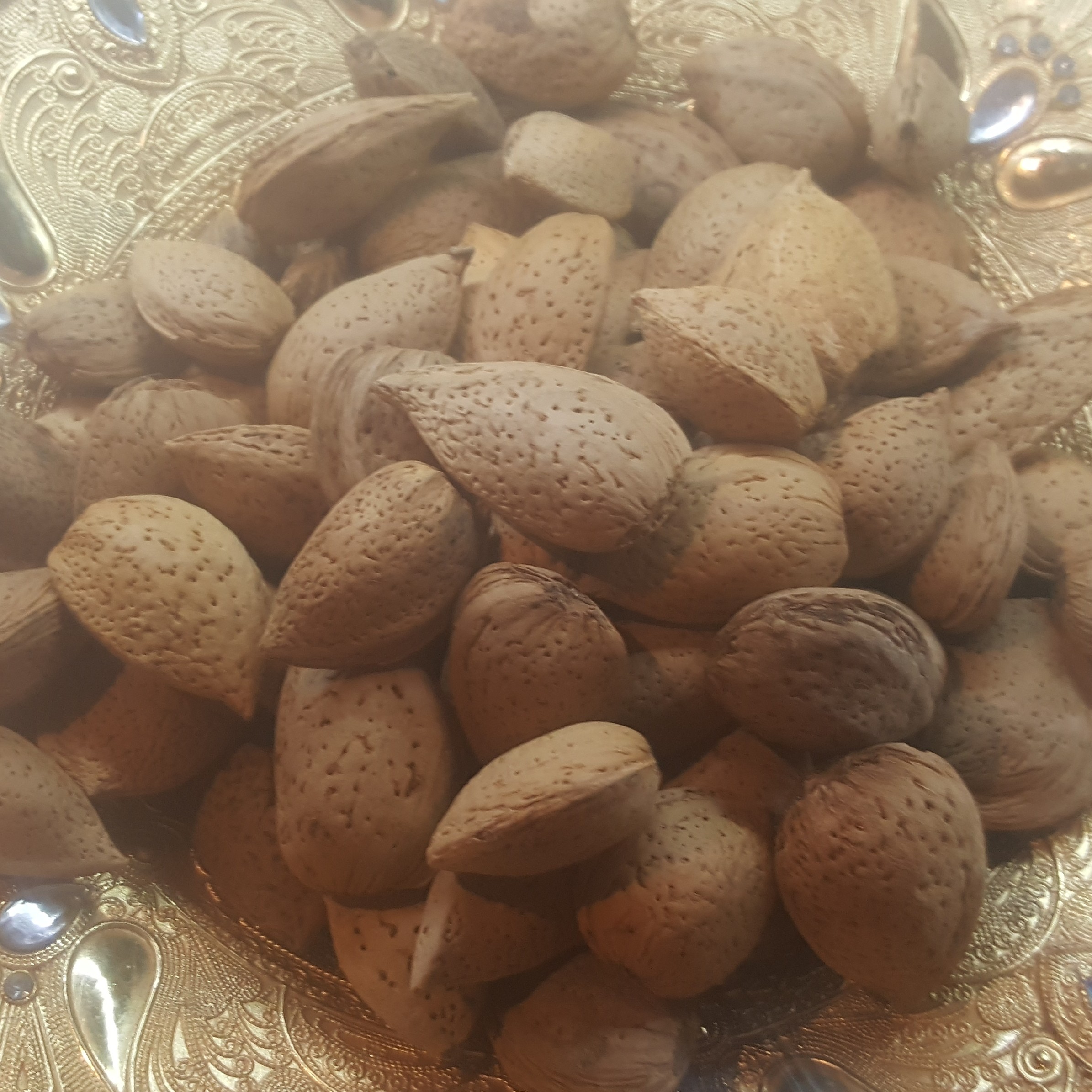 بادام سنگی درشت  تازه و درجه یک(500گرم)