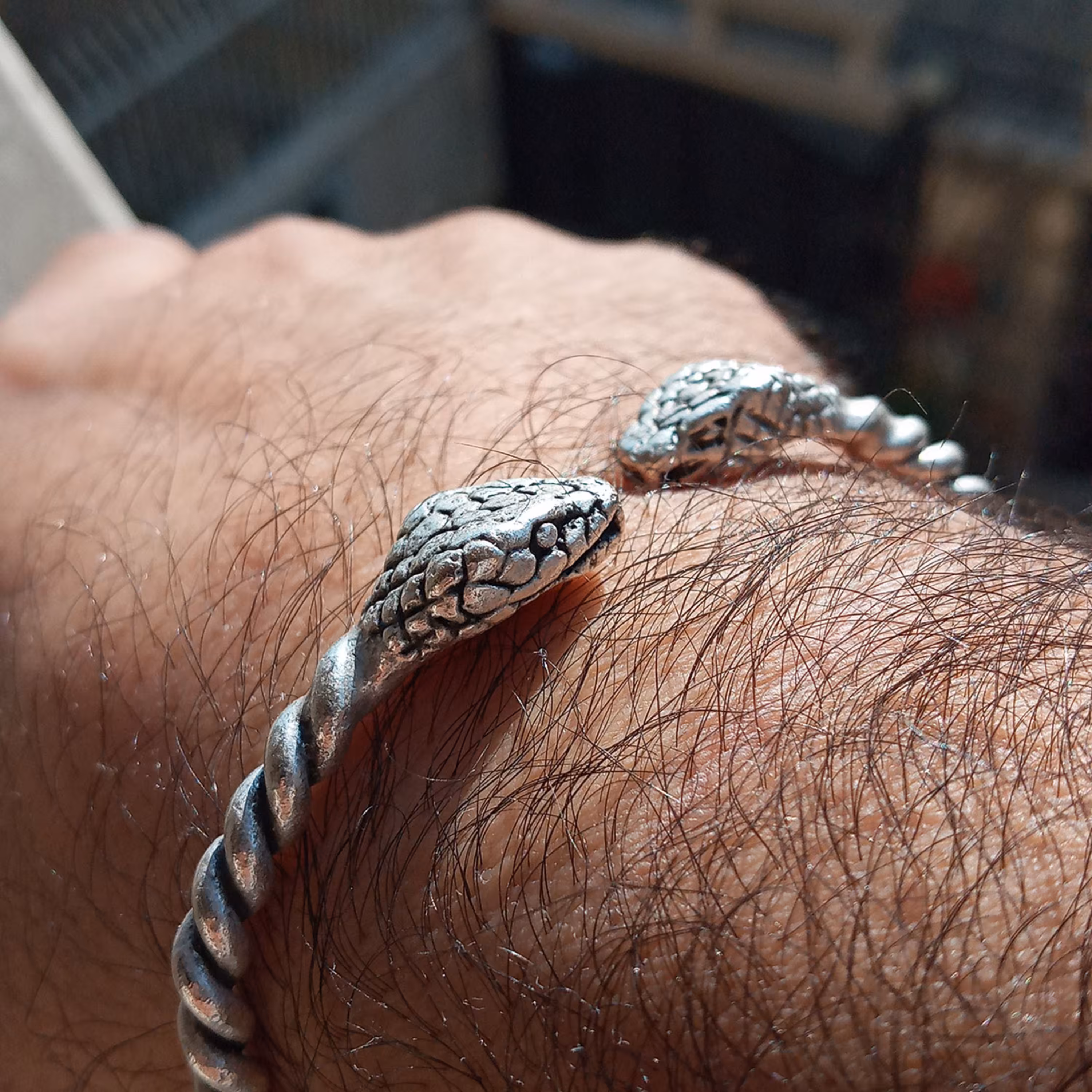 دستبند النگویی ورشو زنانه و مردانه طرح مار کد DS-SNA