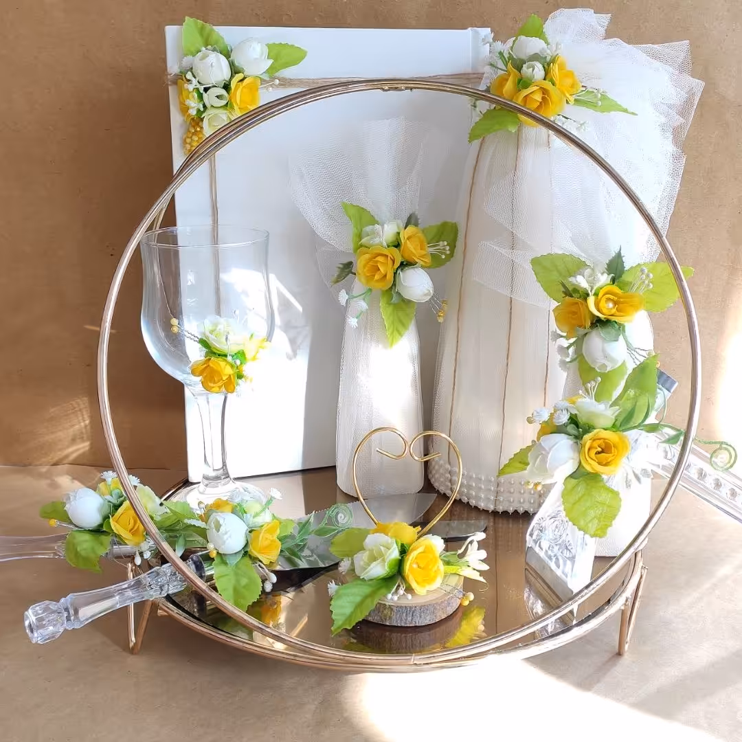 ست بله برون و عقد با گلهای مصنوعی با کیفیت و وارداتی با رنگ زرد زیبا و شیک