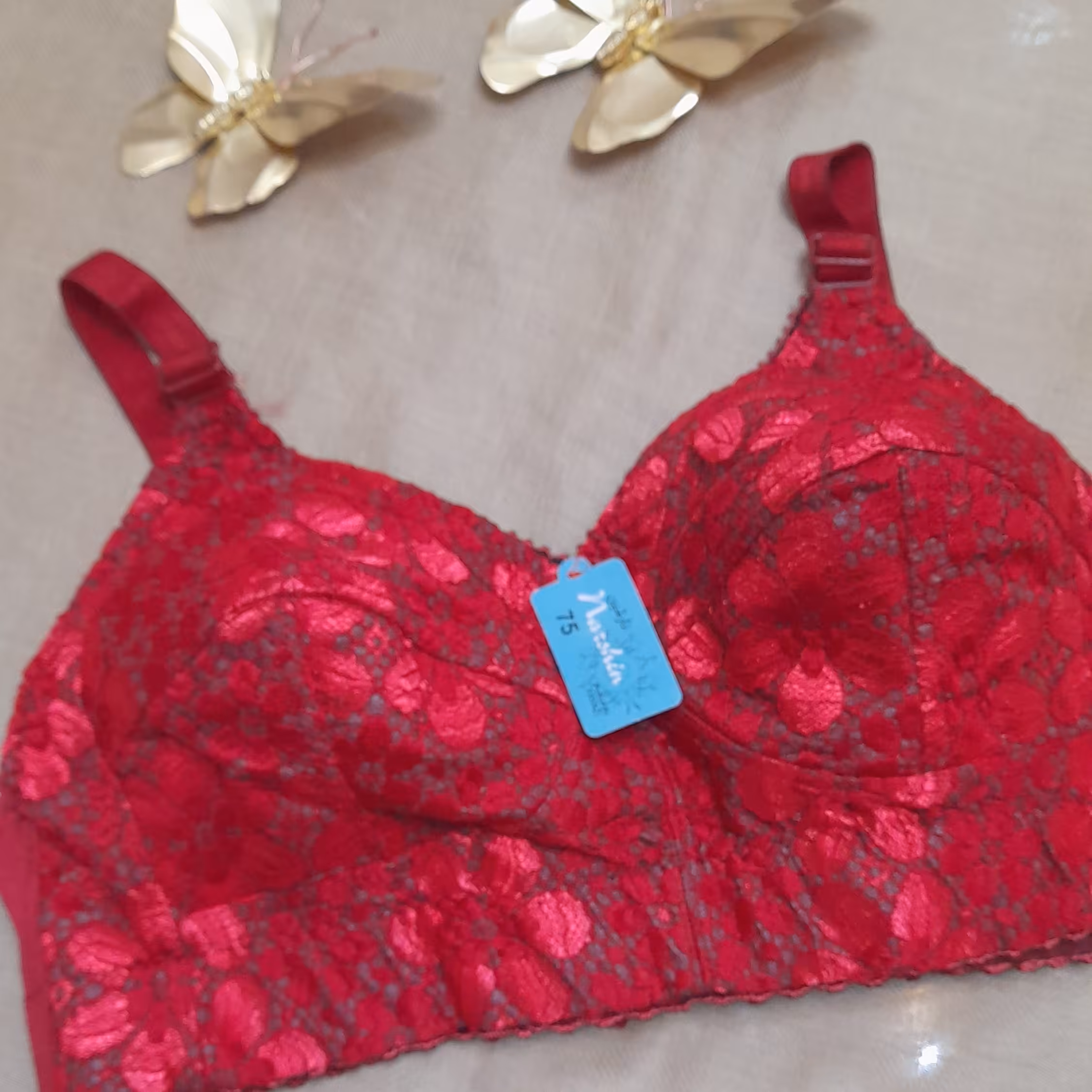 سوتین زنانه دانتل کش پهن