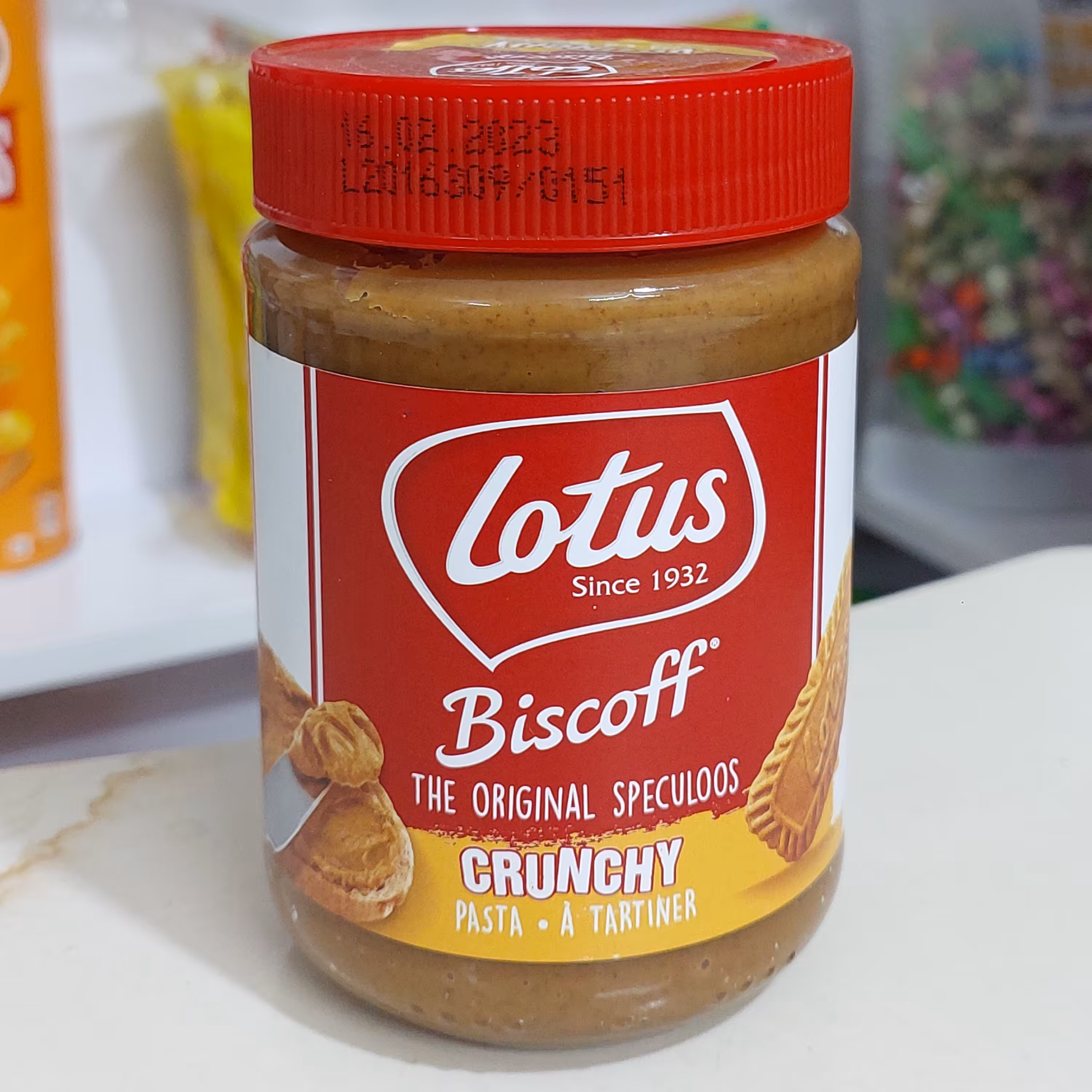 کرم بیسکویت لوتوس کرانچی400گرم ارسال رایگان سراسر کشور کرم بیسکویت لوتوس کرانچی با خرده‌های بیسکویت لوتوس وزن 400گرم