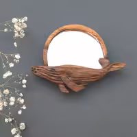 آینه جیبی چوبی منبت شده کاملا دستساز  طرح نهنگ