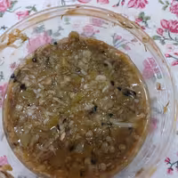 انواع ترشی های مخلوط و شور و زیتون پرورده موجود است