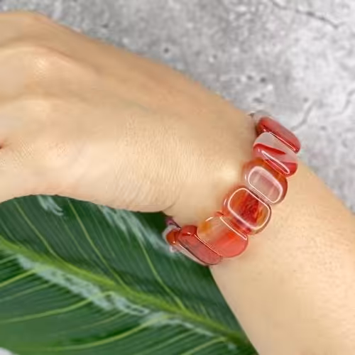 دستبند عقیق قرمز رنگ تمام سنگ