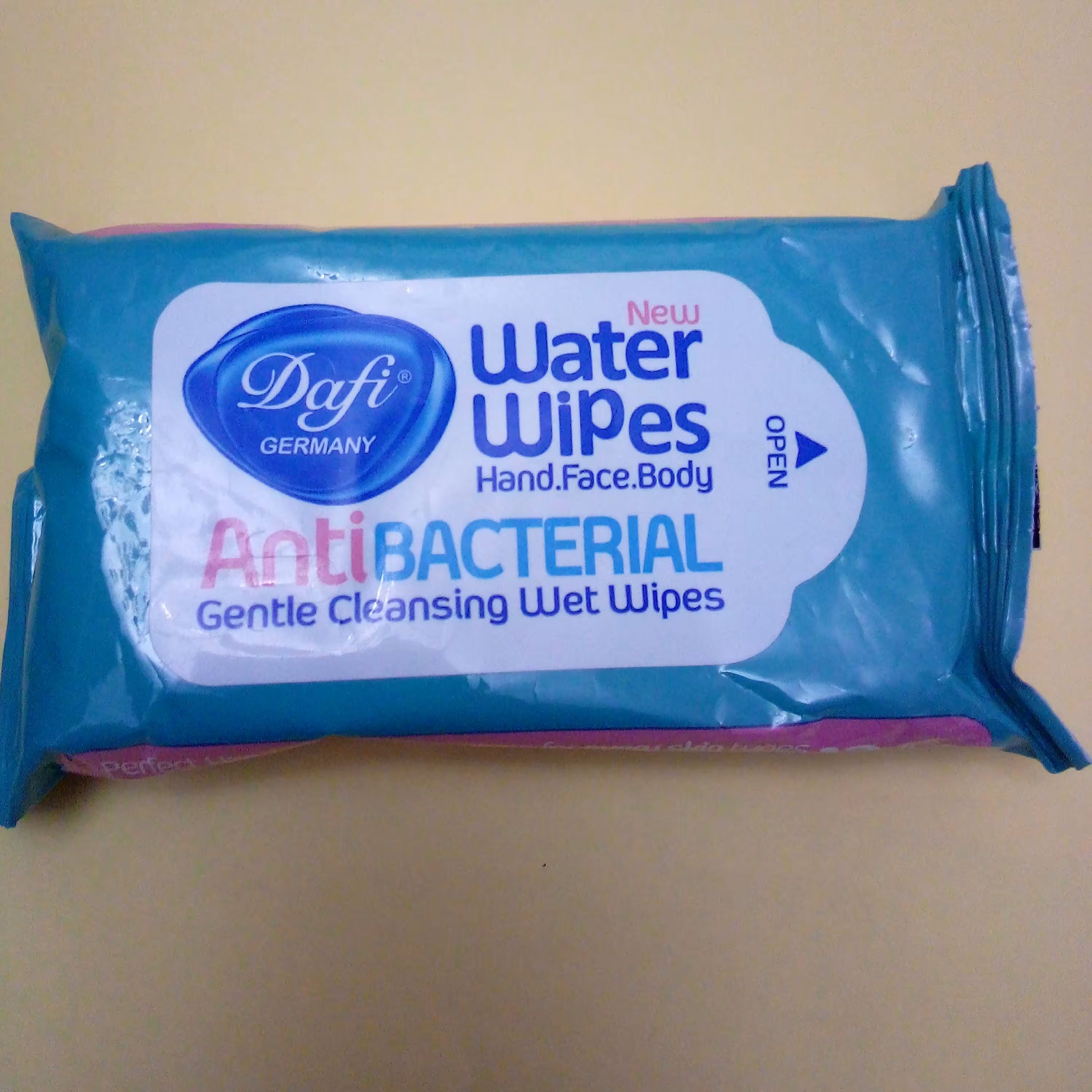 دستمال مرطوب کننده دست وصورت دافی بدون تاریخ بدون تاریخ