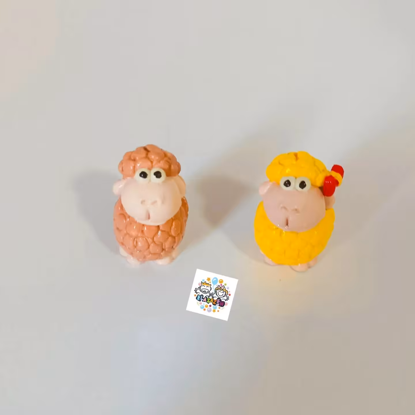 مجسمه گوسفند کوچولو دختر و پسر مناسب برای گیفت و هدیه و تزیین خانه 