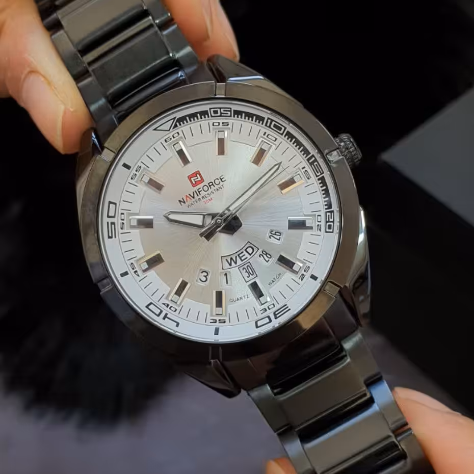 ساعت مچی مردانه ناویفورس اورجینال دو تقویم هفتگی و روزانه بند استیل. NAVIFORCE 