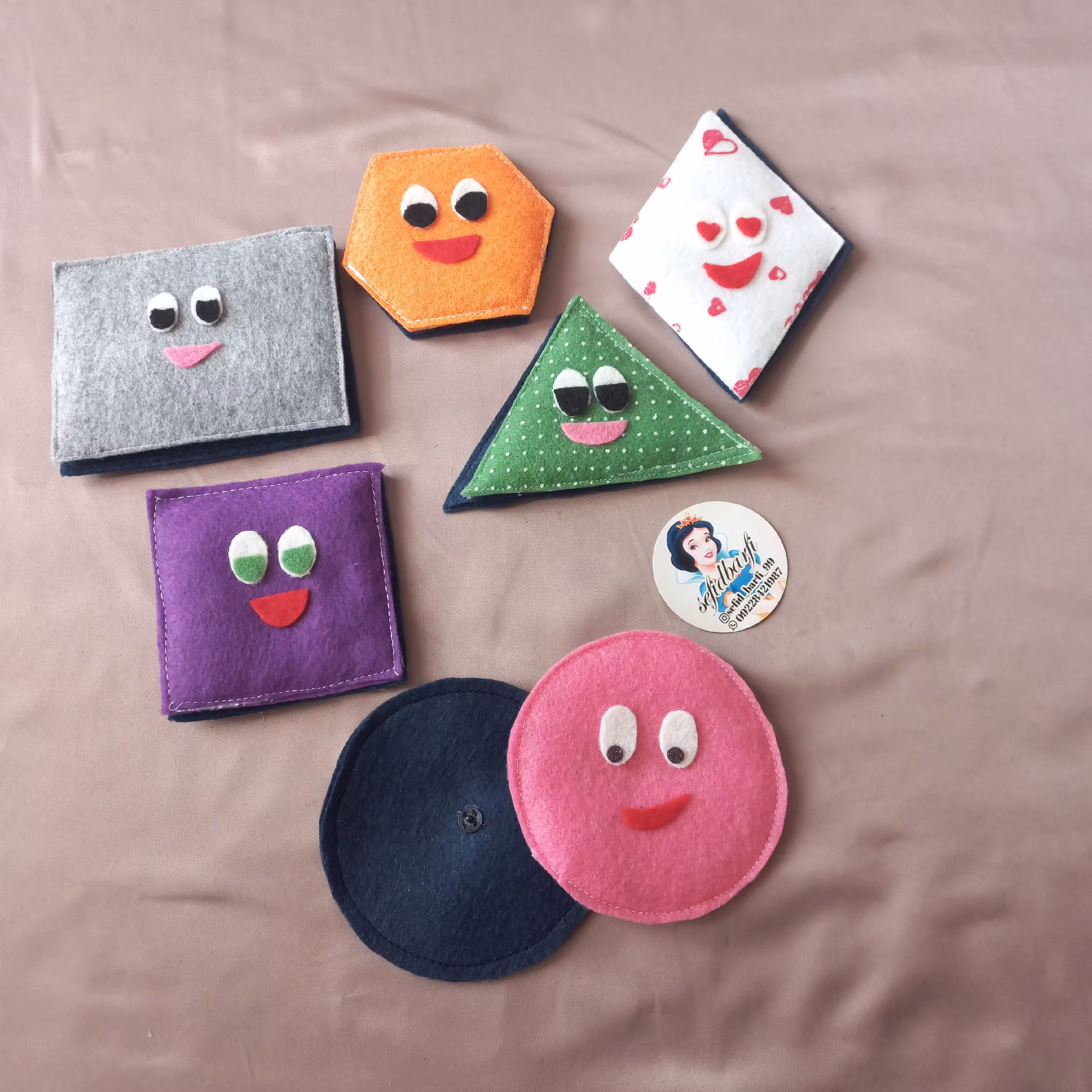 پازل اشکال هندسی به همراه سایه 