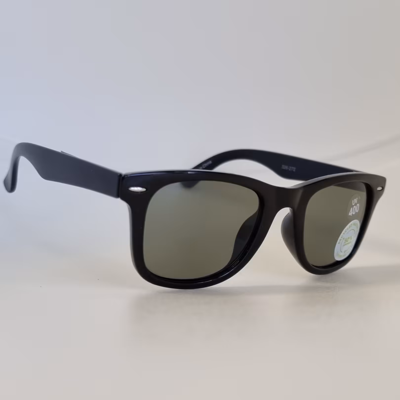 عینک زنانه و مردانه یو وی 400- برند آلمانی- طرح پلنگی و مشکی موجود 